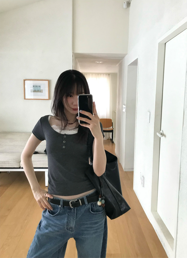 U領暗扣修身細節上衣