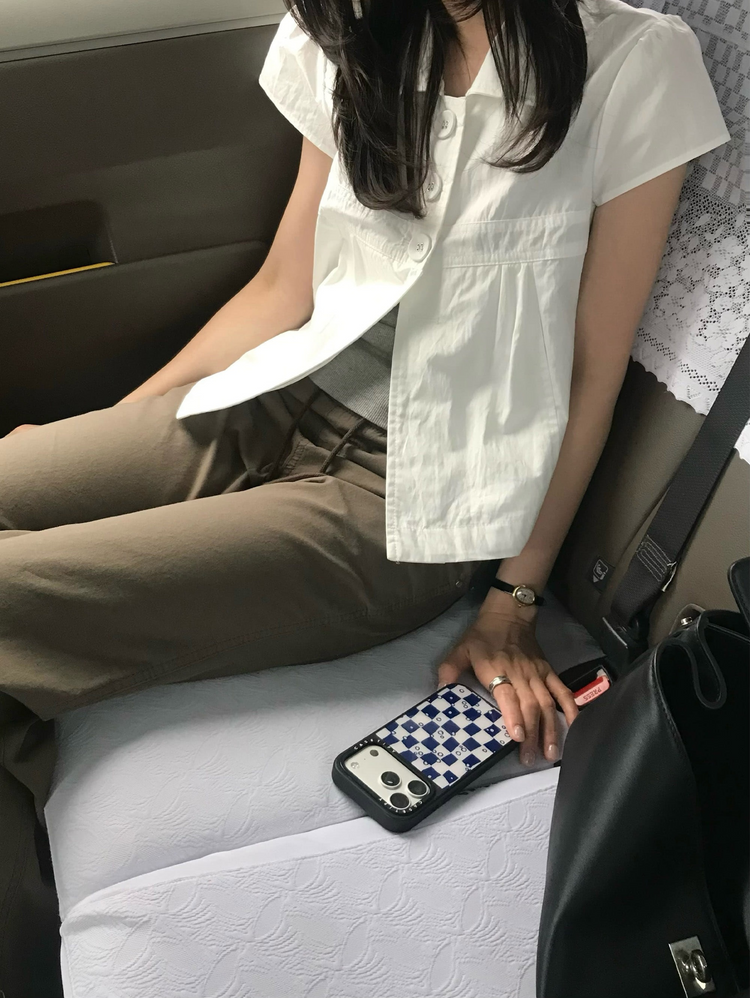 翻領大扣鈕細節外套