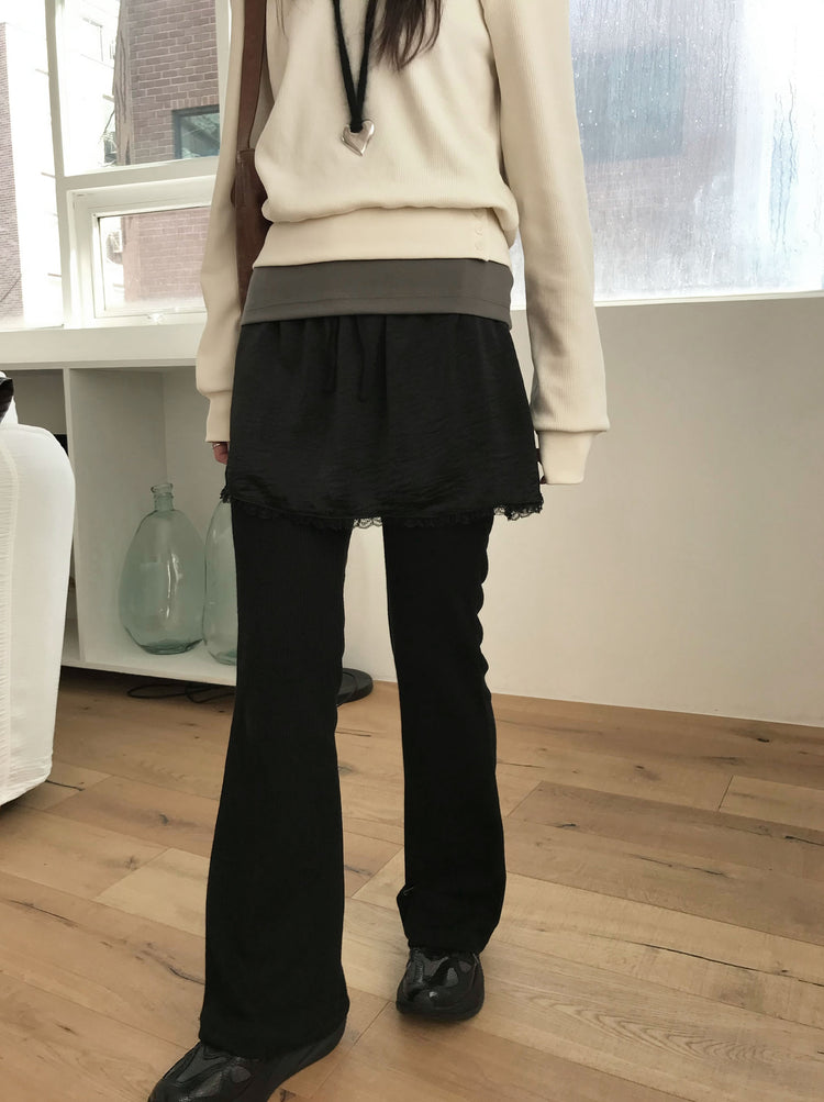 光澤感蕾絲邊細節短裙