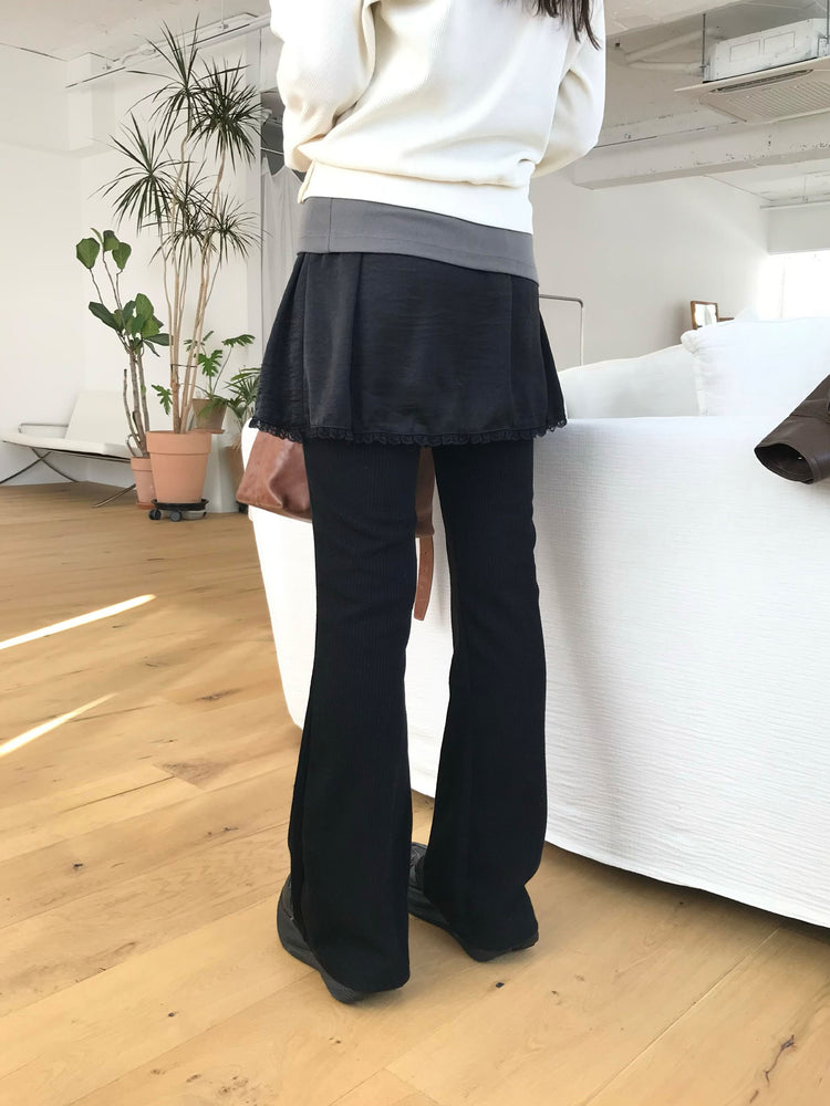 光澤感蕾絲邊細節短裙