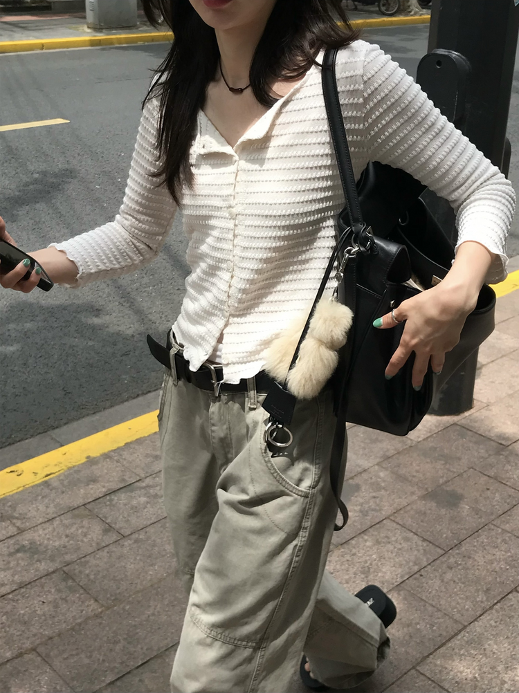 壓花線細節排鈕七分袖上衣