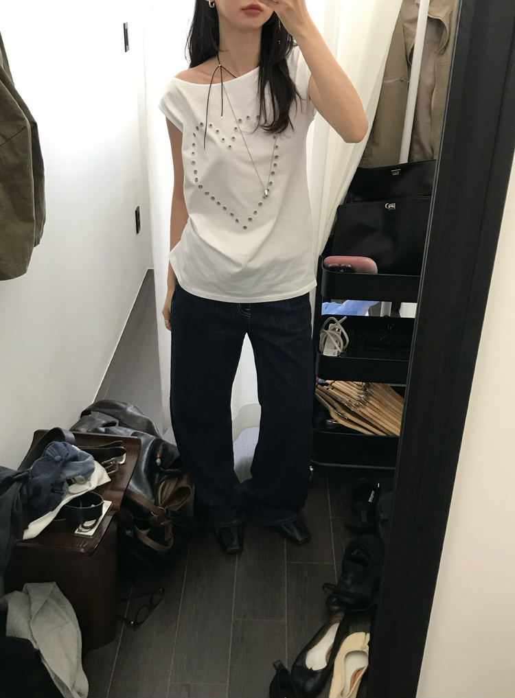 美肩愛心鉚釘抓皺細節上衣
