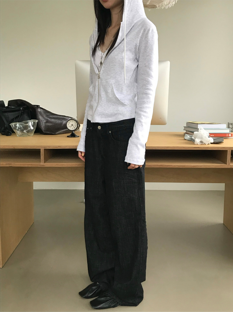 輕薄弧下擺連帽修身外套