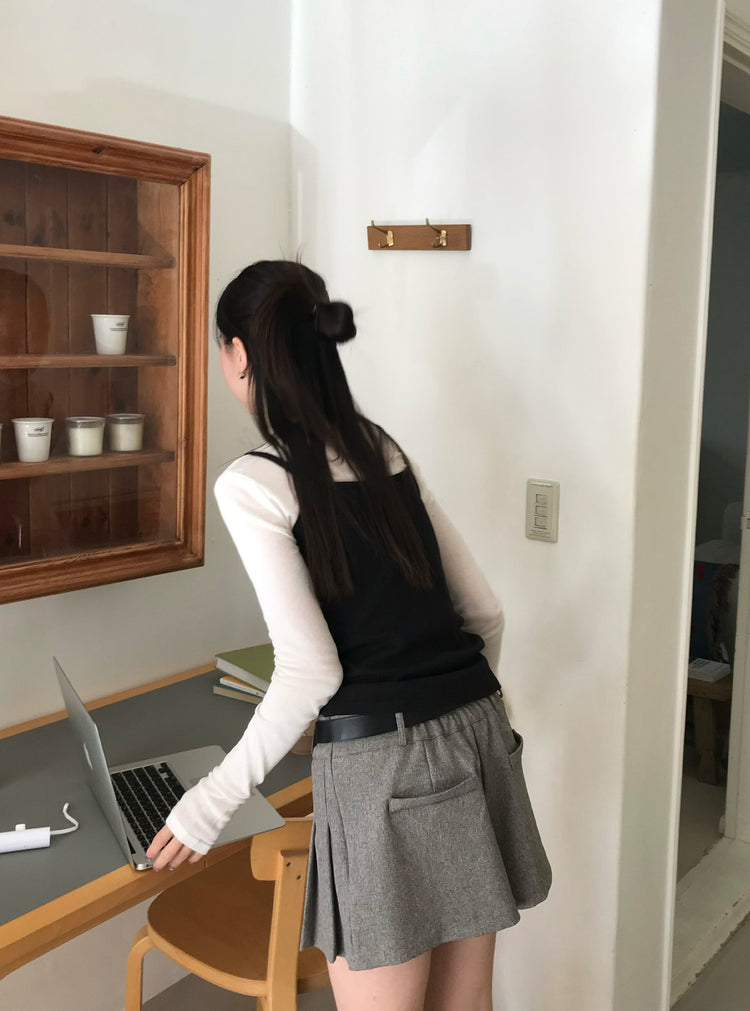 微透美色後開叉上衣