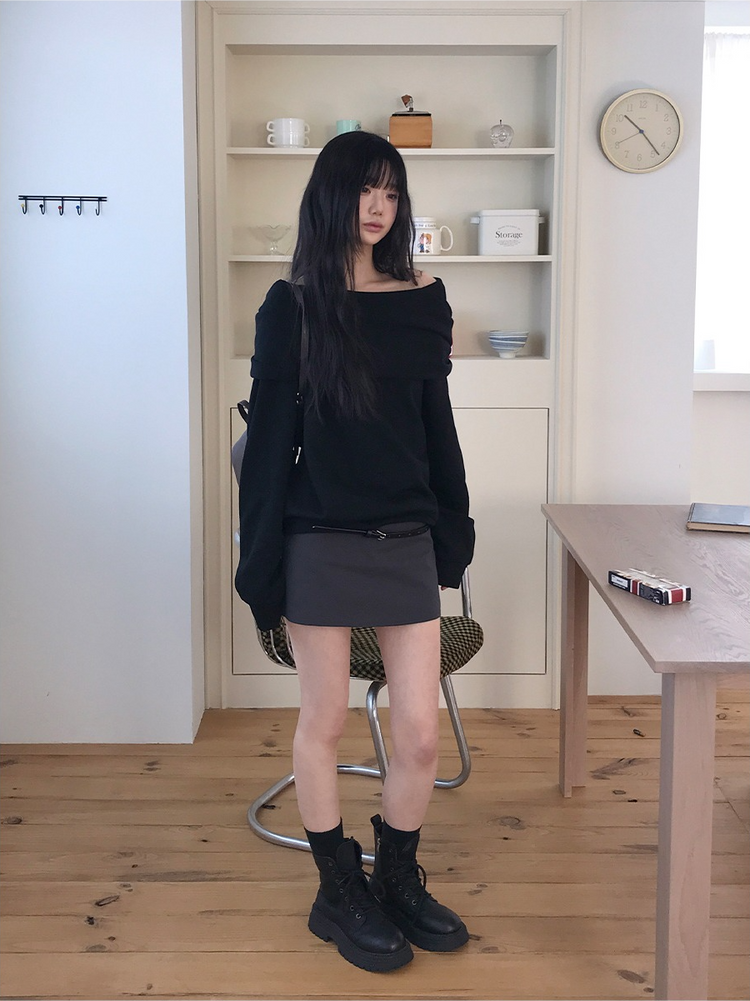 露肩連帽細節寬鬆上衣