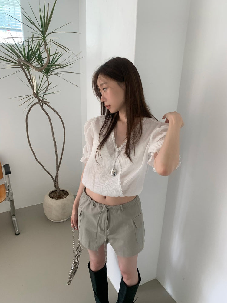 交疊花邊皺皺紋理細節上衣