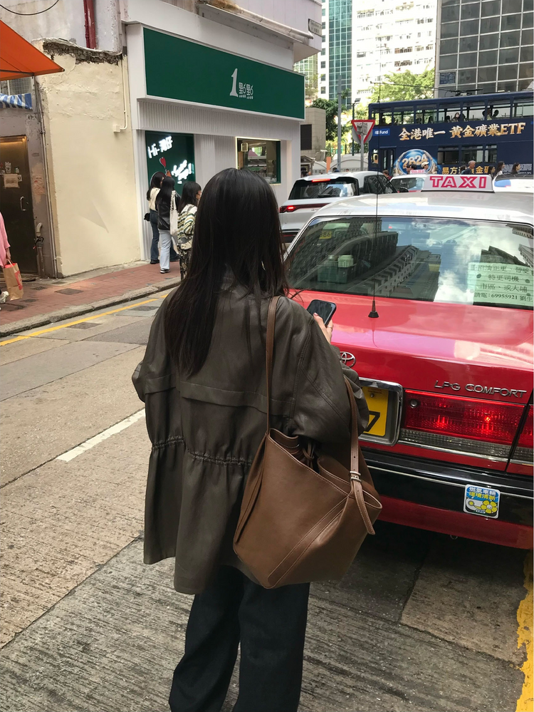 口袋細節直筒牛仔褲
