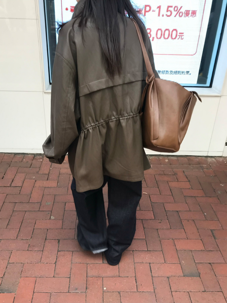 口袋細節直筒牛仔褲