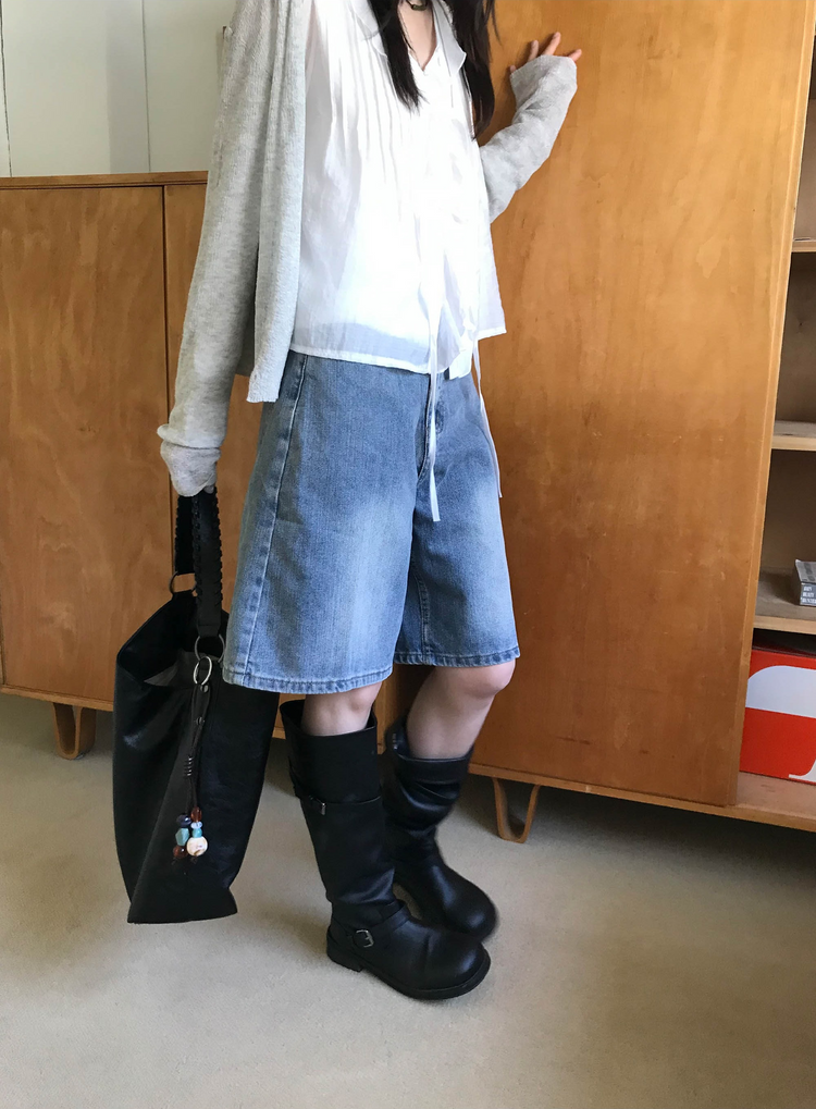 荷葉邊垂帶細節上衣