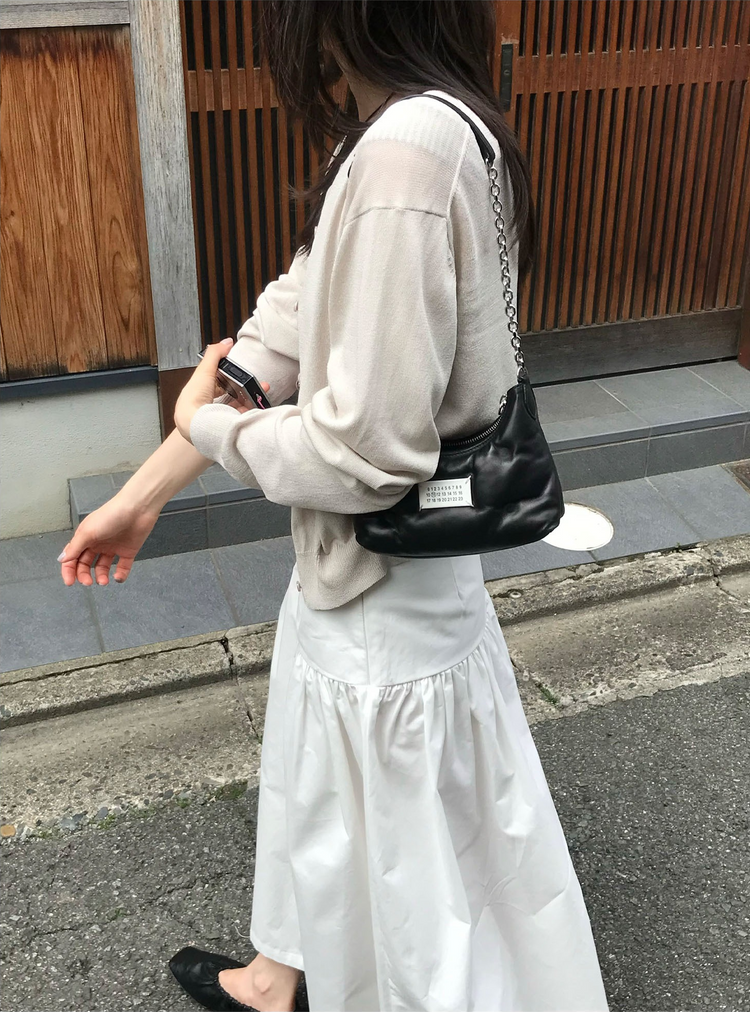 美肩條紋交疊細節上衣