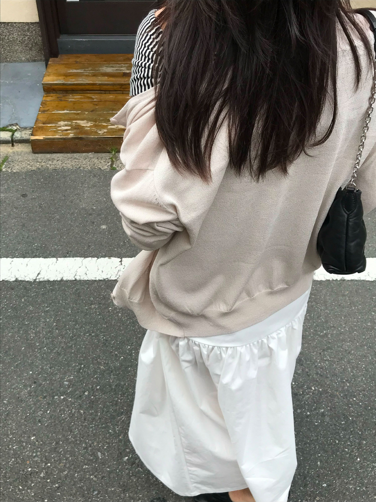 美肩條紋交疊細節上衣