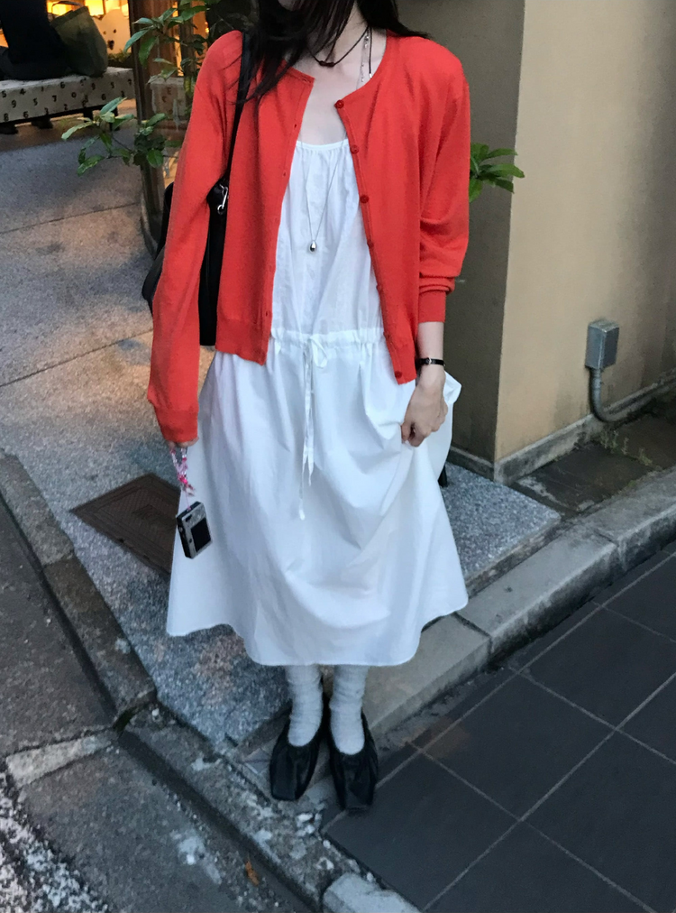 蕾絲邊細節修腰連身裙