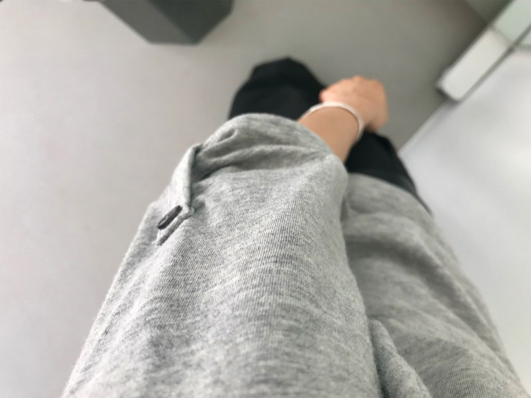 美色V領袖反折細節上衣