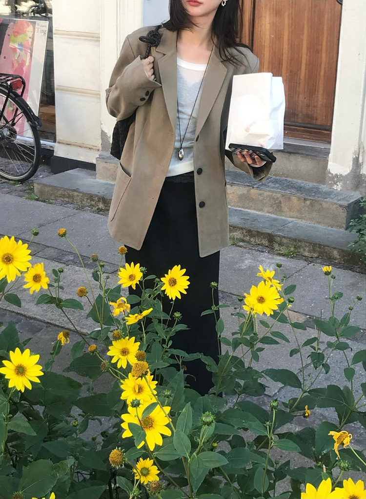 透膚大圓領修身上衣