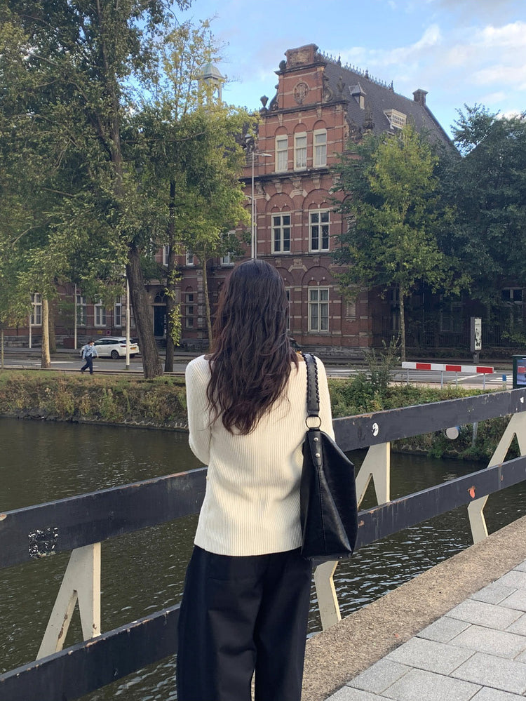 坑紋側開叉扣鈕細節針織上衣