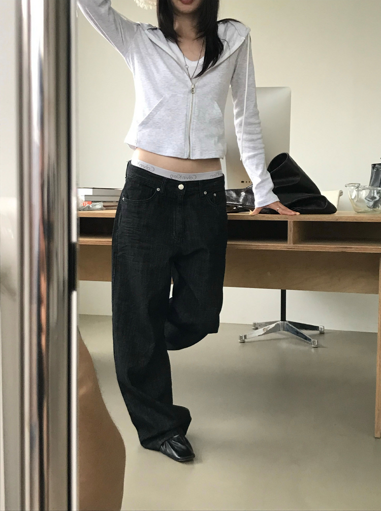 輕薄弧下擺連帽修身外套