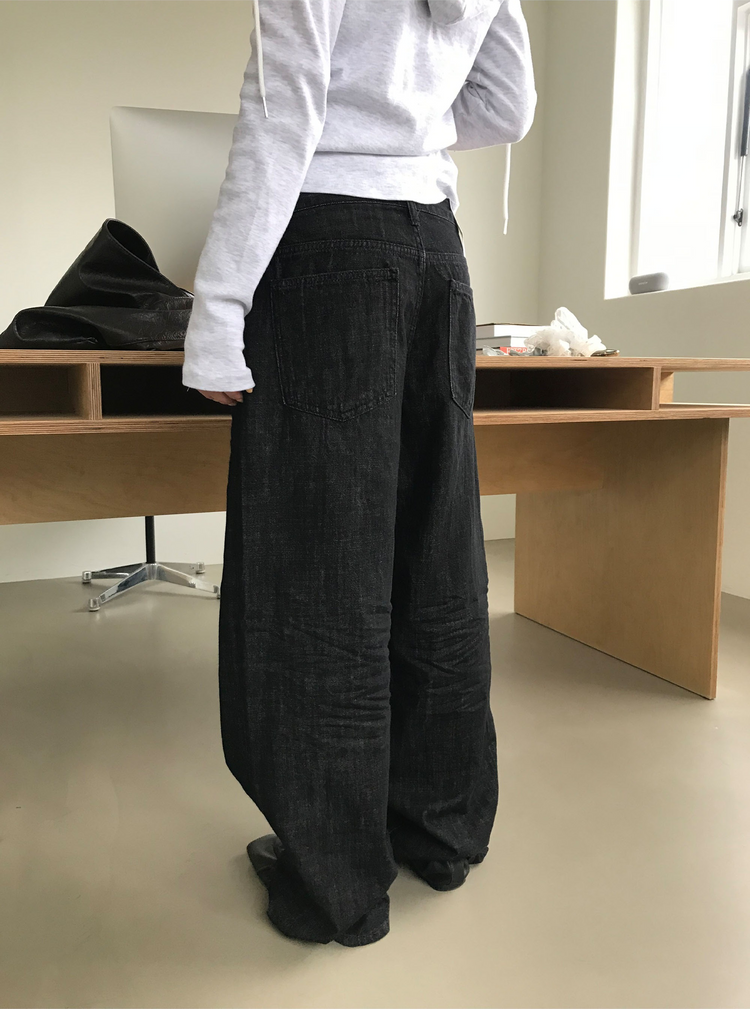 輕薄弧下擺連帽修身外套