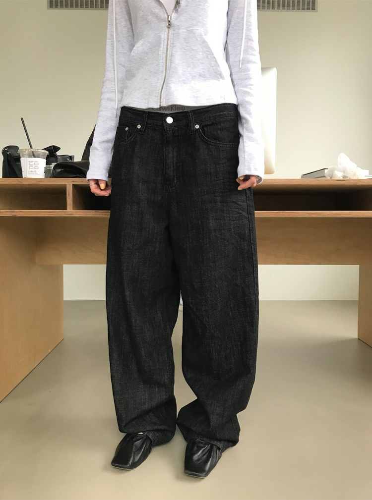 輕薄弧下擺連帽修身外套