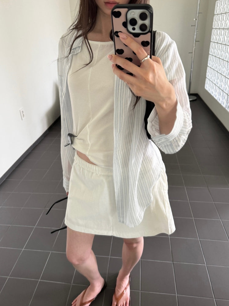 微透條紋側扣鈕細節襯衫