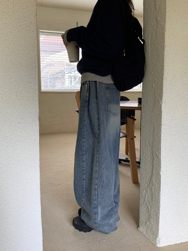 側壓褶細節廓形牛仔褲