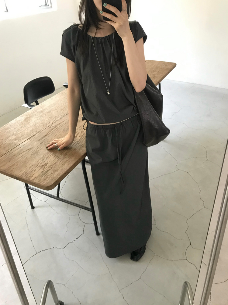 輕薄抓皺細節束腰上衣