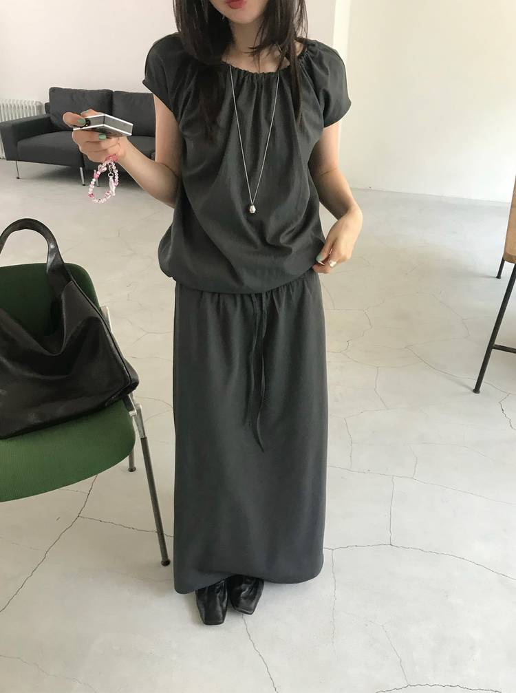 輕薄抓皺細節束腰上衣
