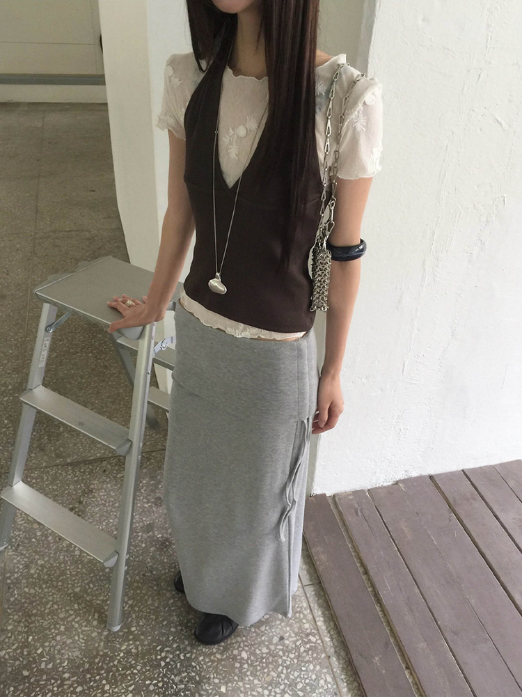 掛脖深V修腰上衣