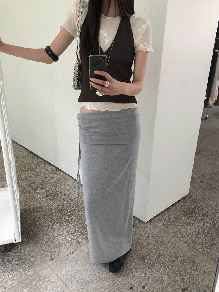 掛脖深V修腰上衣