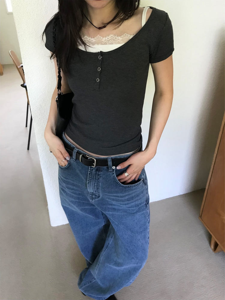 U領暗扣修身細節上衣