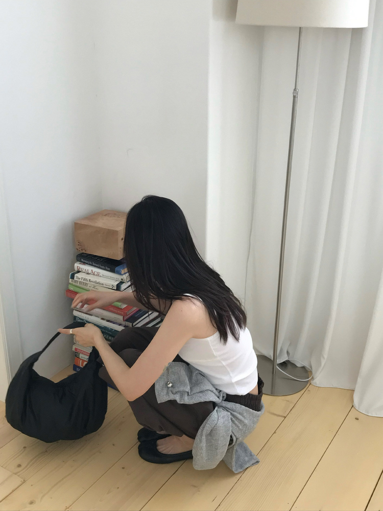 美色蕾絲邊交疊背心