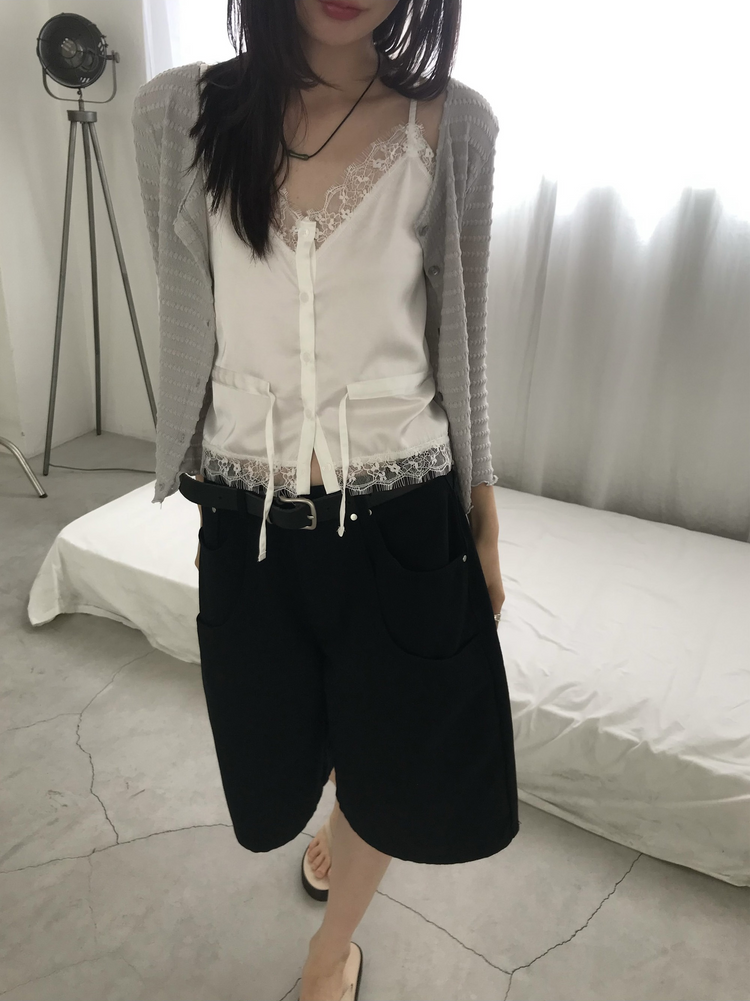 霧光澤蕾絲邊細節修腰上衣