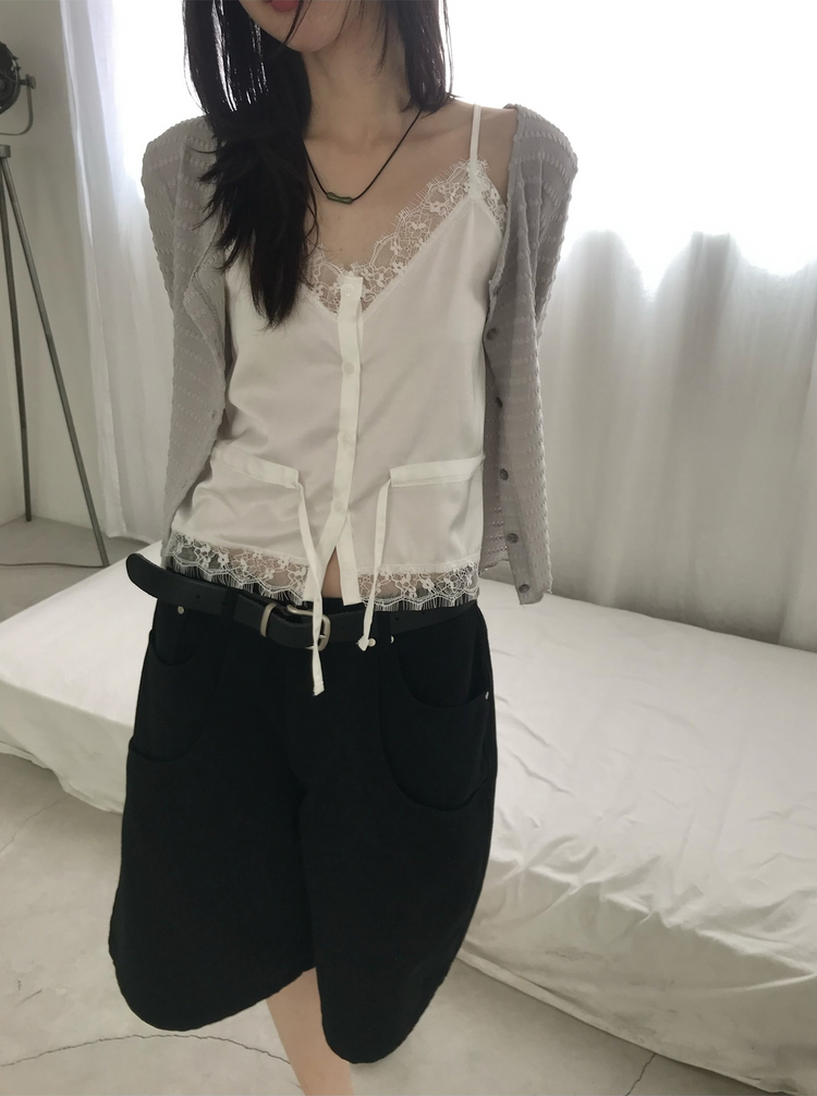 霧光澤蕾絲邊細節修腰上衣