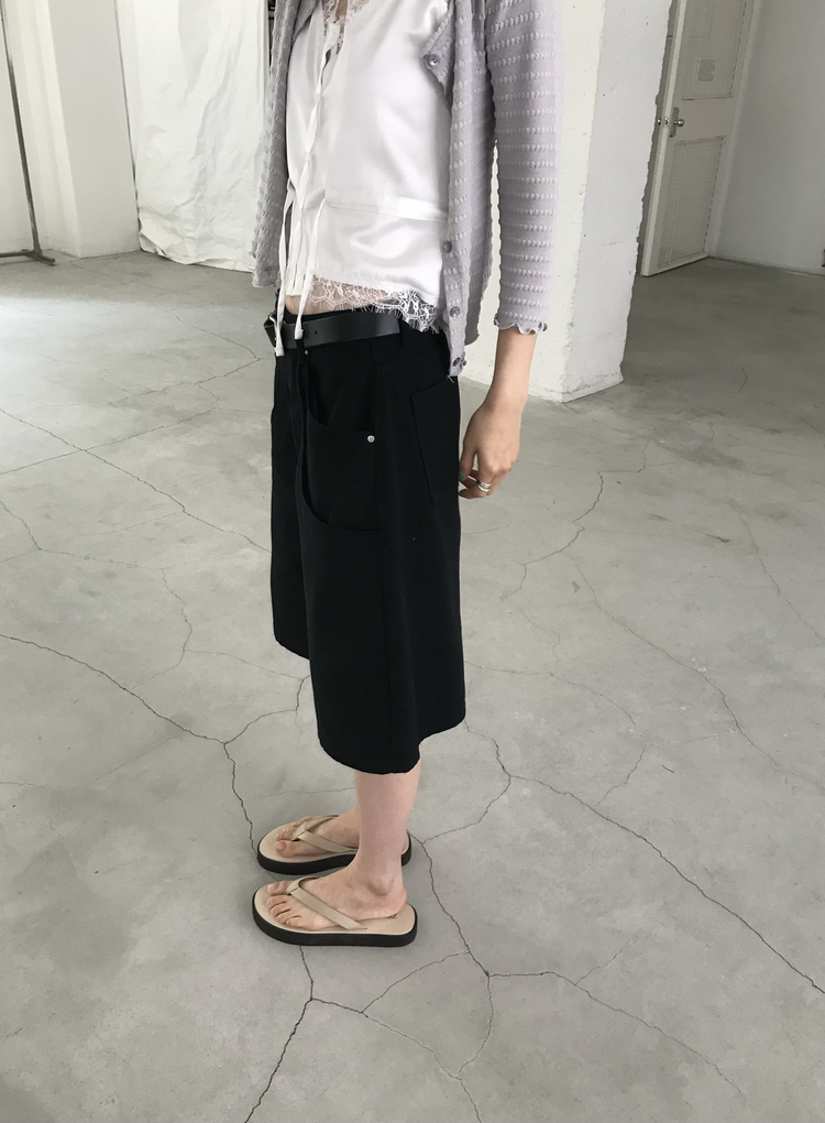 霧光澤蕾絲邊細節修腰上衣