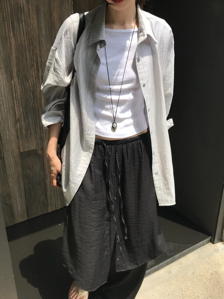 霧光澤排鈕細節裙褲