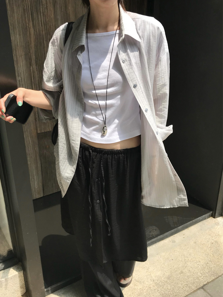 霧光澤排鈕細節裙褲