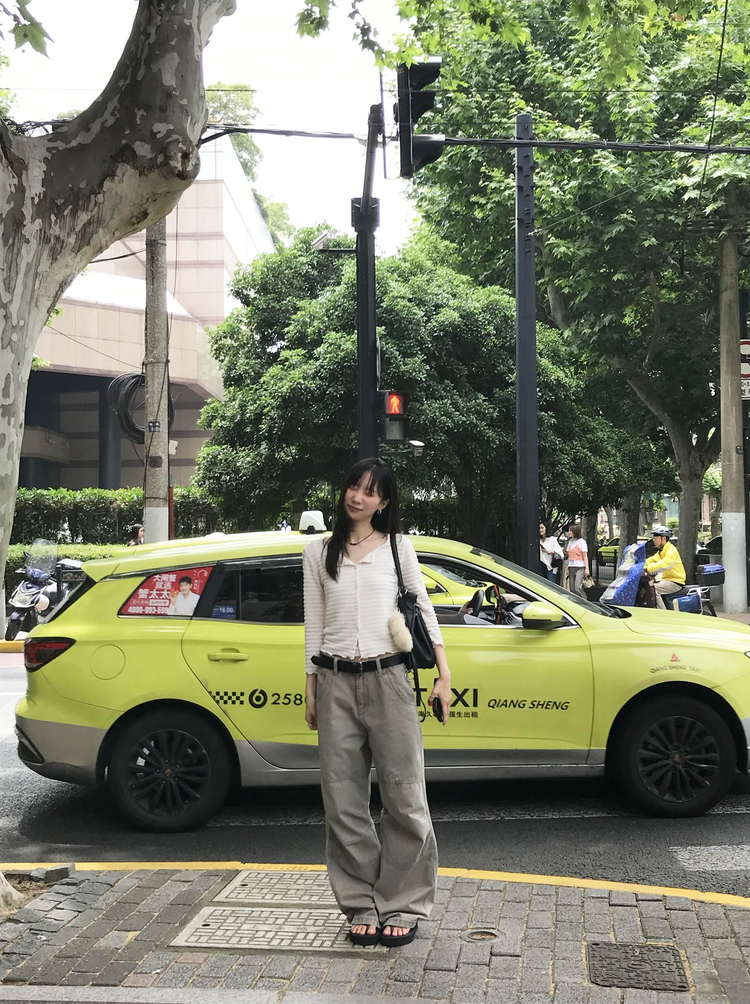 壓花線細節排鈕七分袖上衣