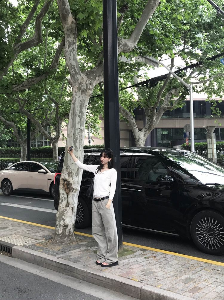 壓花線細節排鈕七分袖上衣
