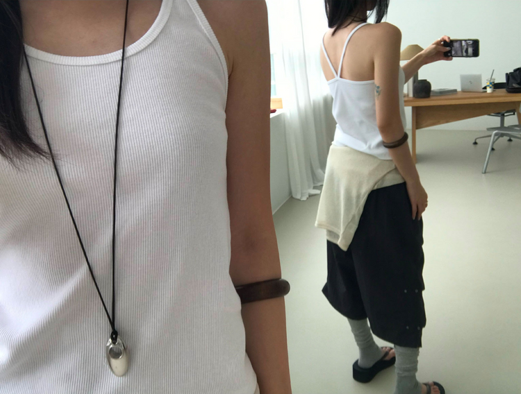 美背V領細帶修身背心