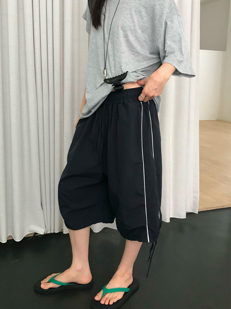 美色側露肩休閒上衣