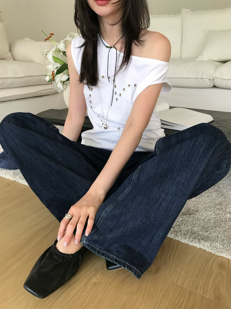 美肩愛心鉚釘抓皺細節上衣