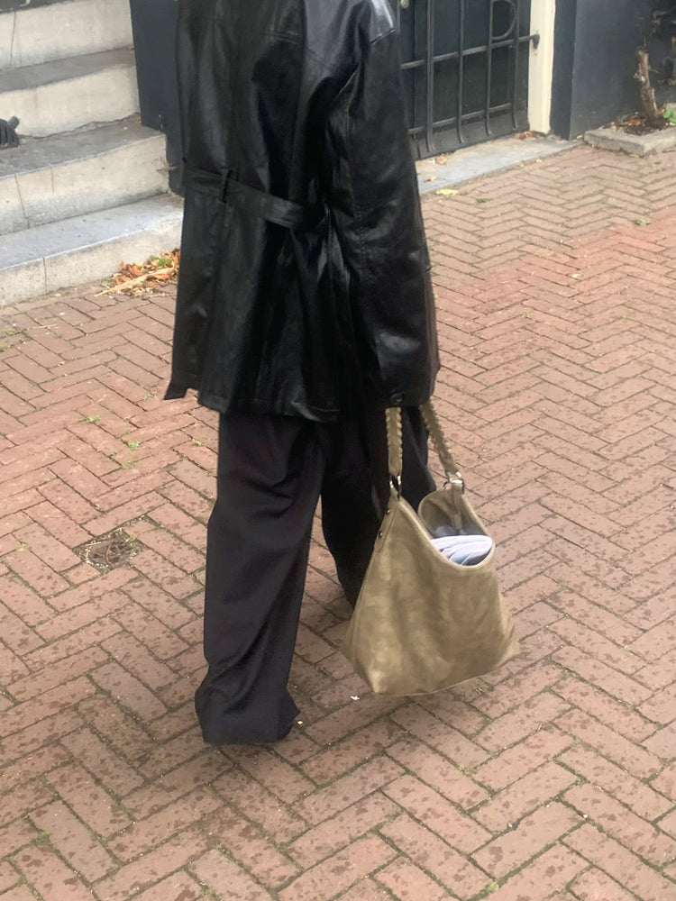 微透垂帶荷葉邊細節上衣