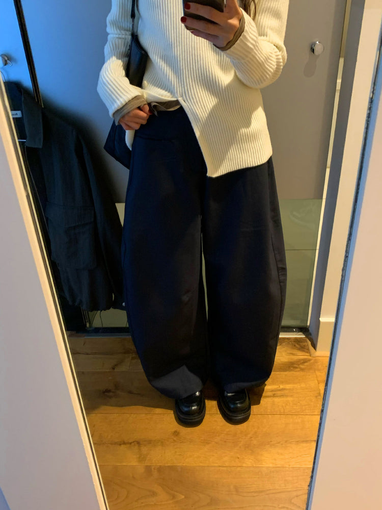 側壓線弧形細節廓形西褲