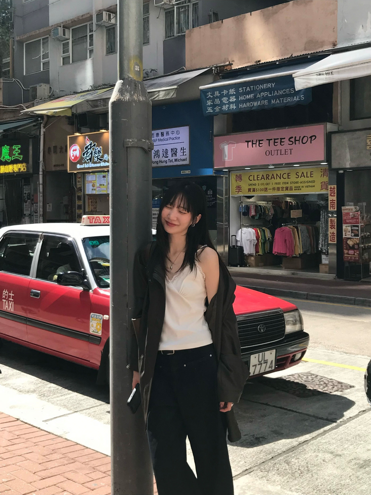 口袋細節直筒牛仔褲