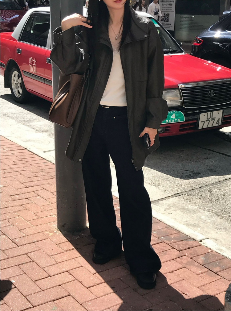 口袋細節直筒牛仔褲