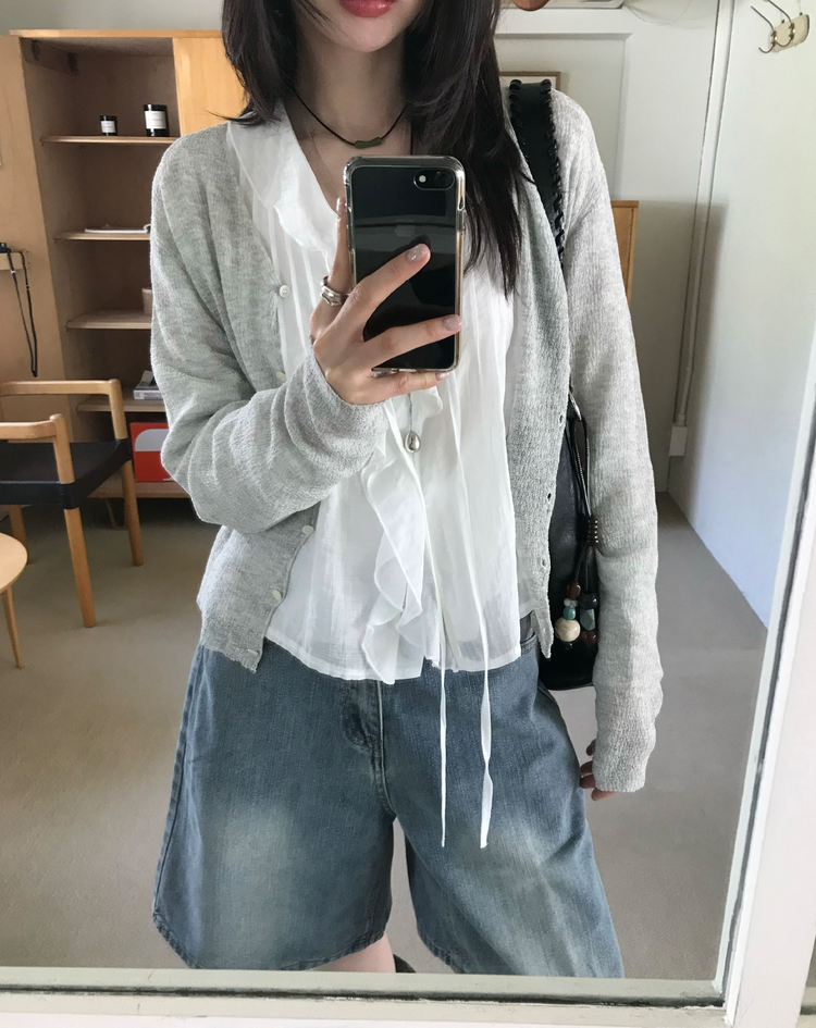 荷葉邊垂帶細節上衣