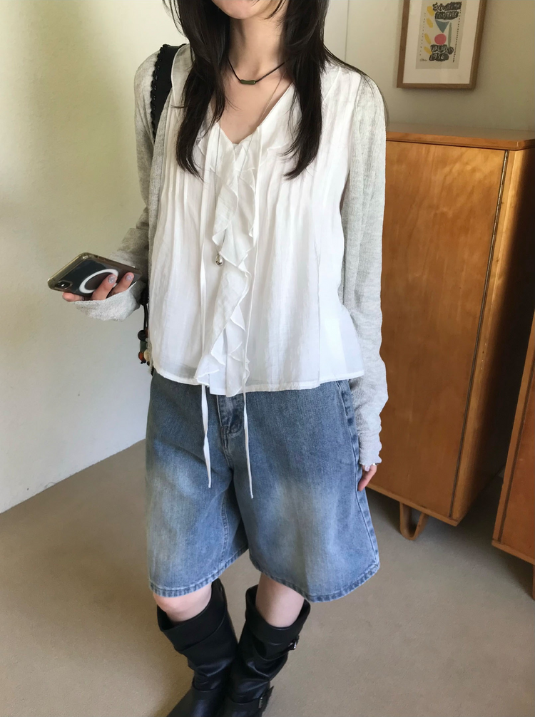 荷葉邊垂帶細節上衣