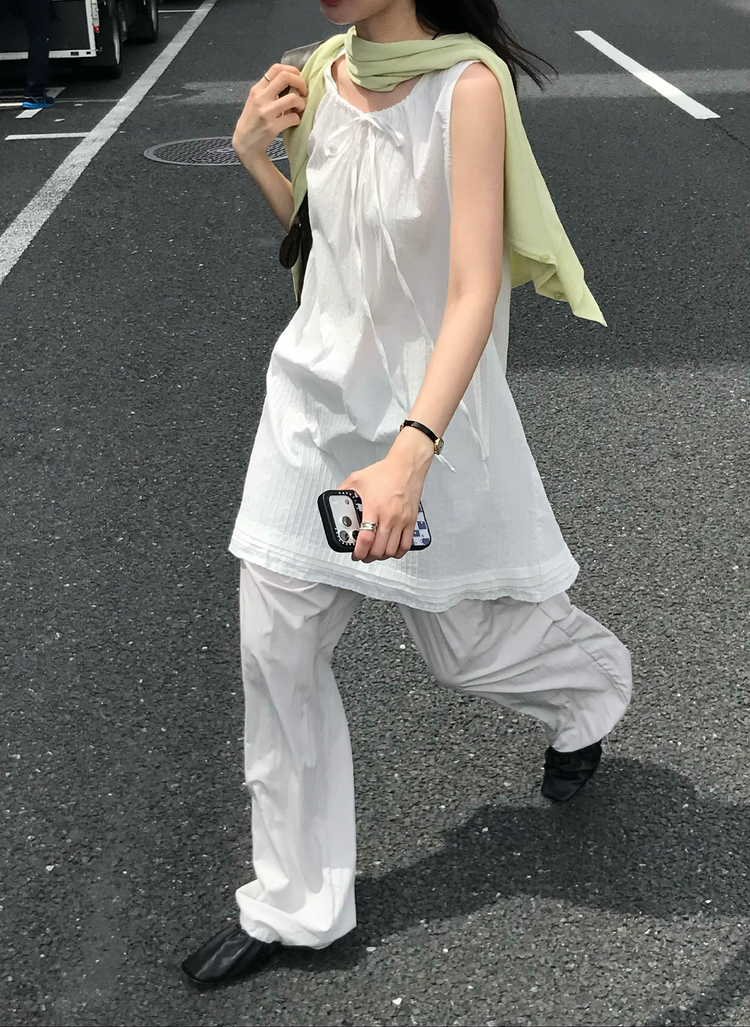 輕薄細腰頭抽身直褲