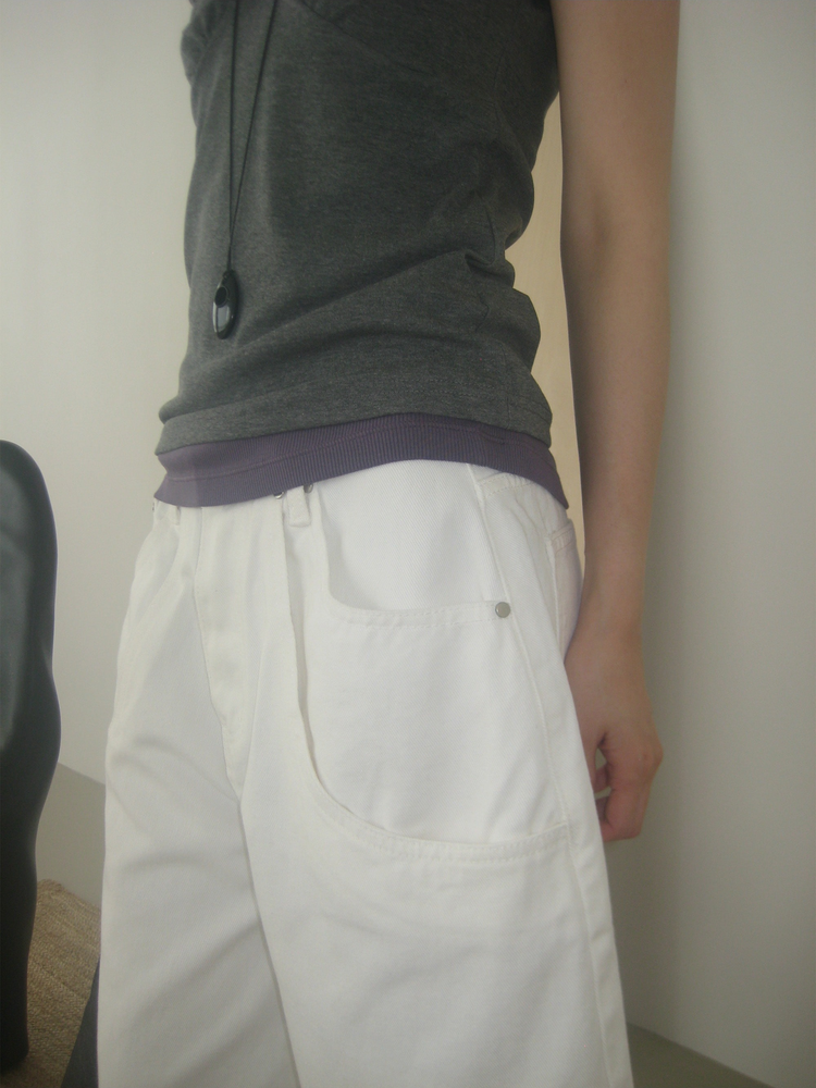 花邊胸壓線細節上衣