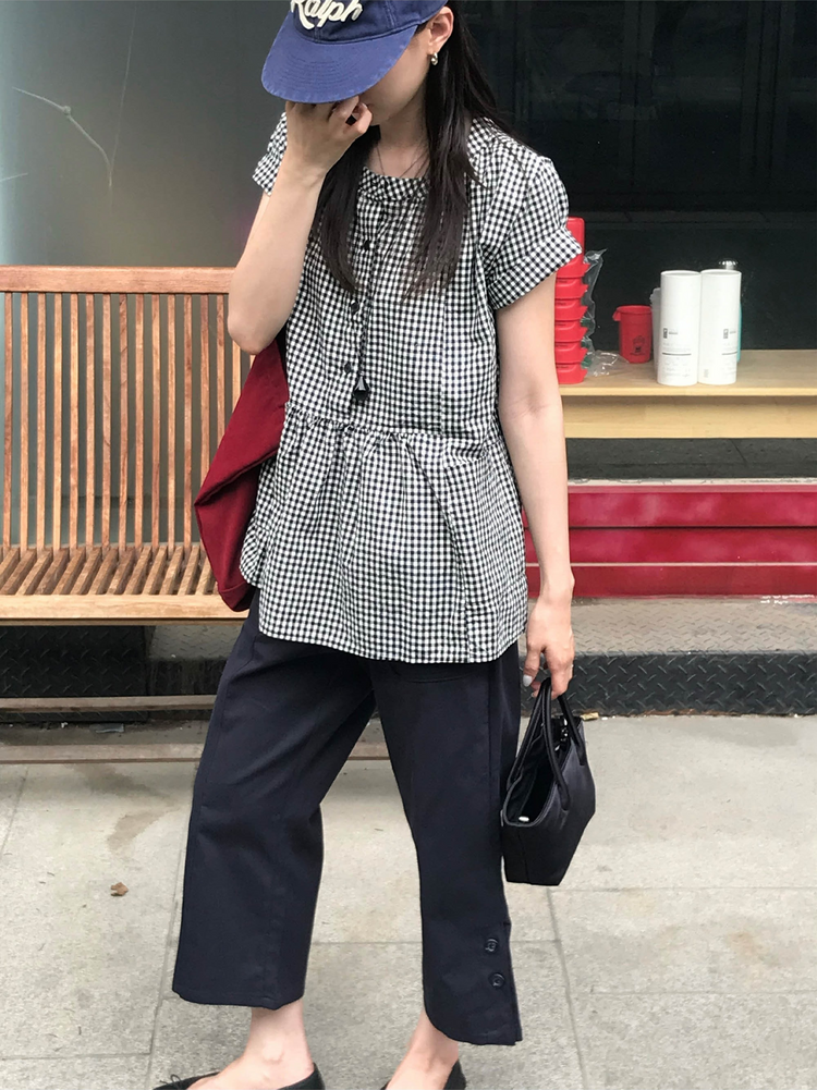 微傘皺褶圓領上衣