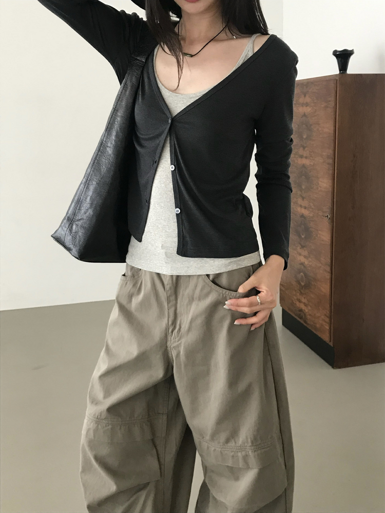 深V坑紋排鈕外套
